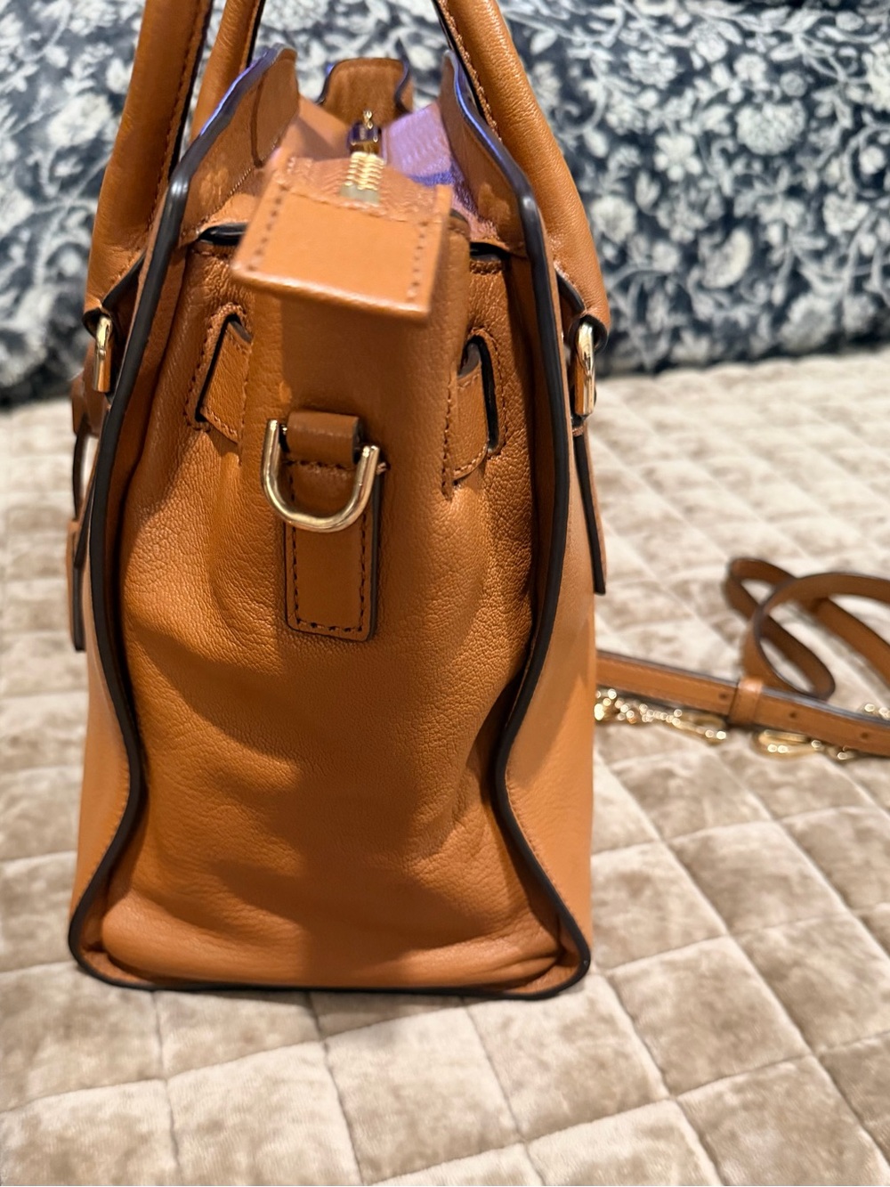 Michael Kors Tan Leather Satchel with Wallet and Detachable Strap - Picture 3 of 12